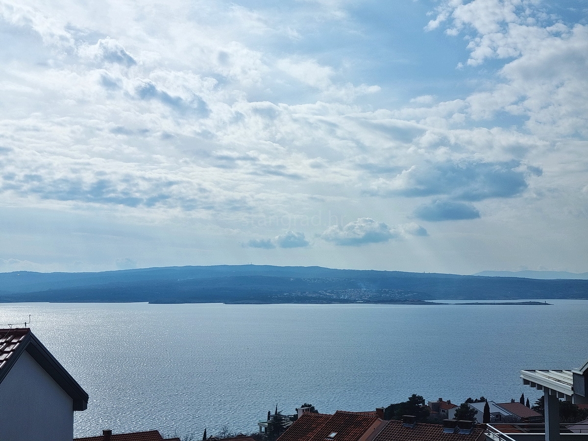 3 bedroom apartment in Crikvenica, Croatia – 103614