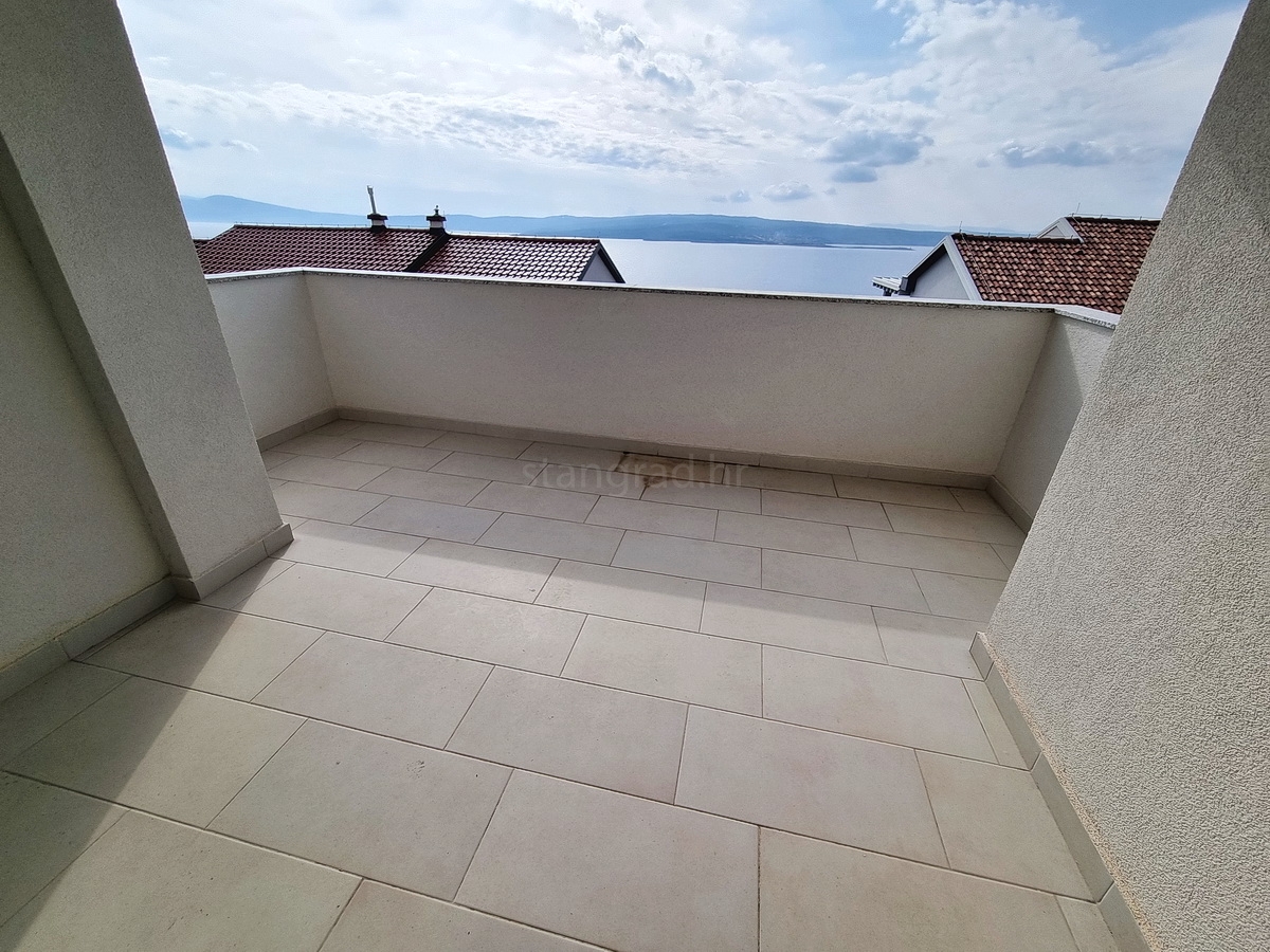 3 bedroom apartment in Crikvenica, Croatia – 103614