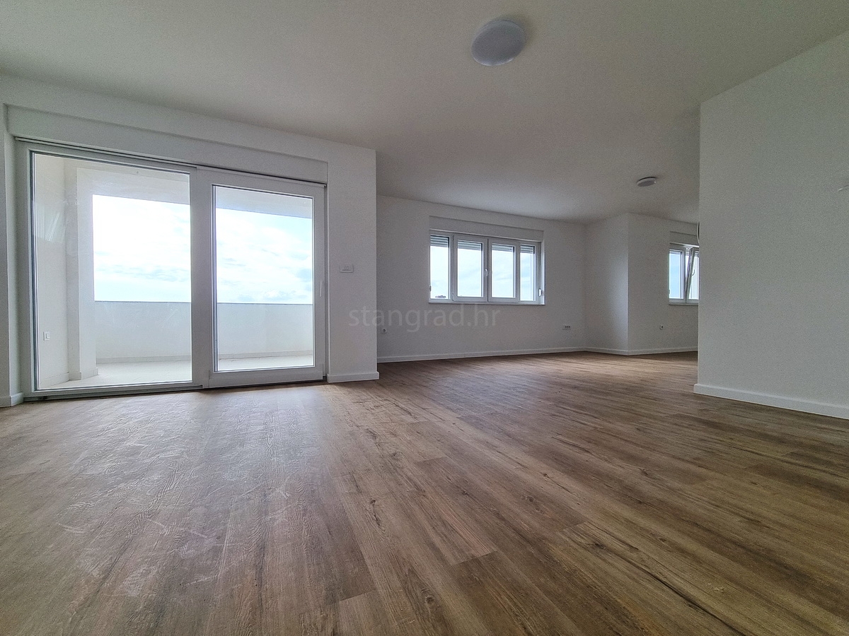 3 bedroom apartment in Crikvenica, Croatia – 103614