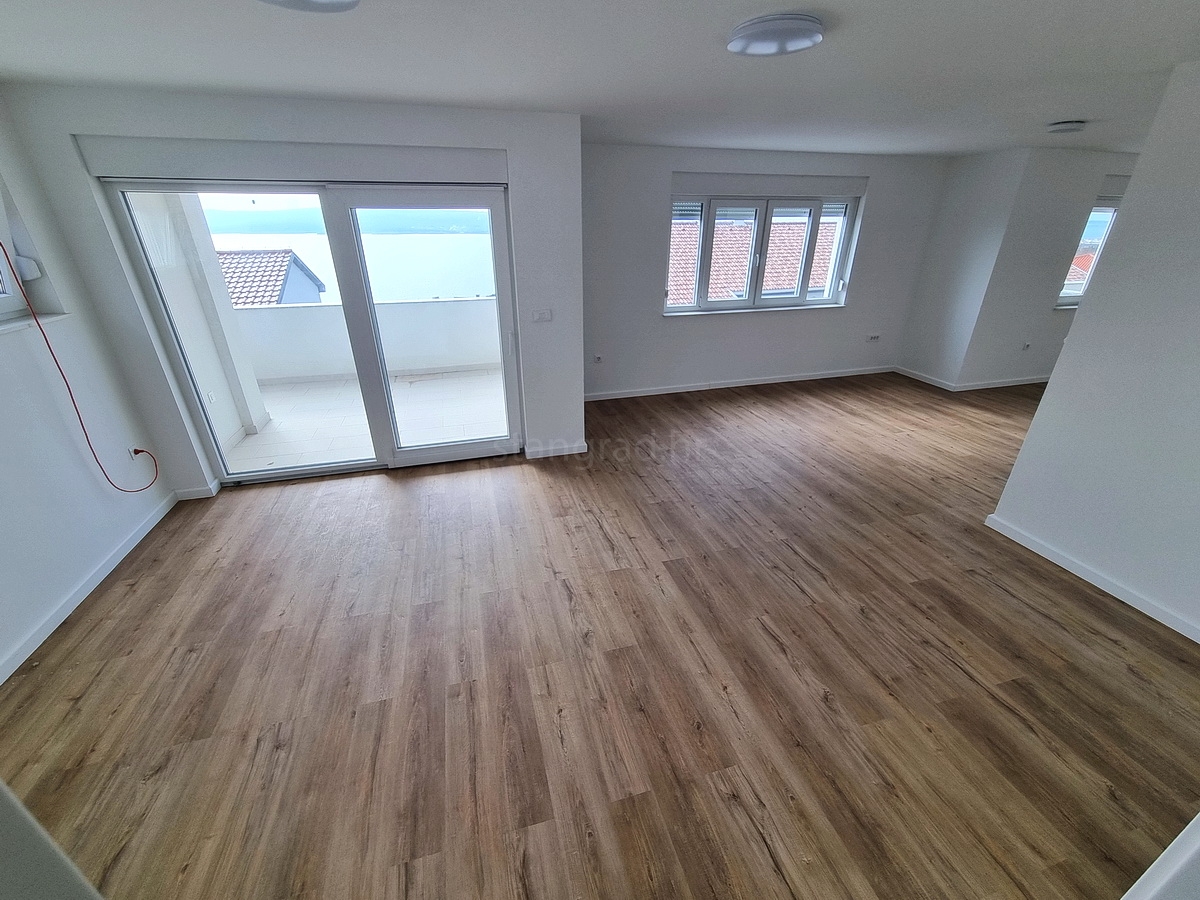 3 bedroom apartment in Crikvenica, Croatia – 103614