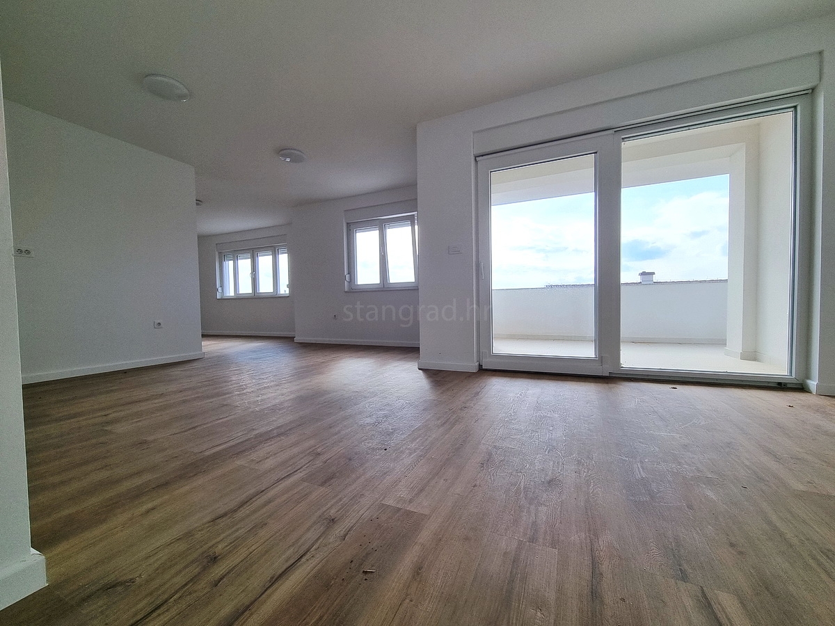 3 bedroom apartment in Crikvenica, Croatia – 103614