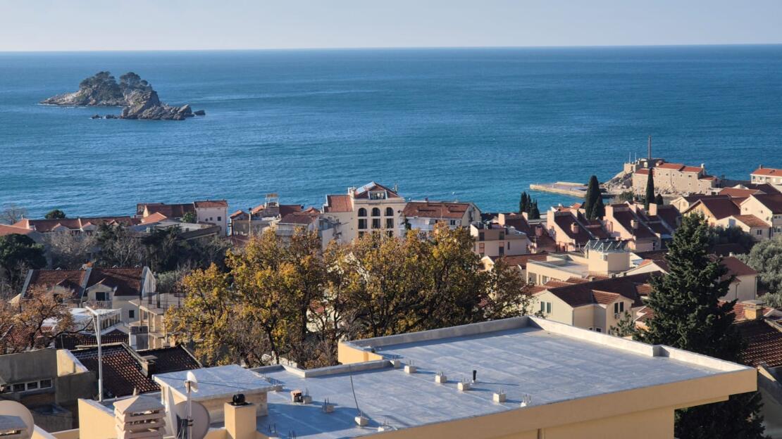 Spacious apartments with panoramic sea views in the OLIVA VILLAGE residential complex, Petrovac