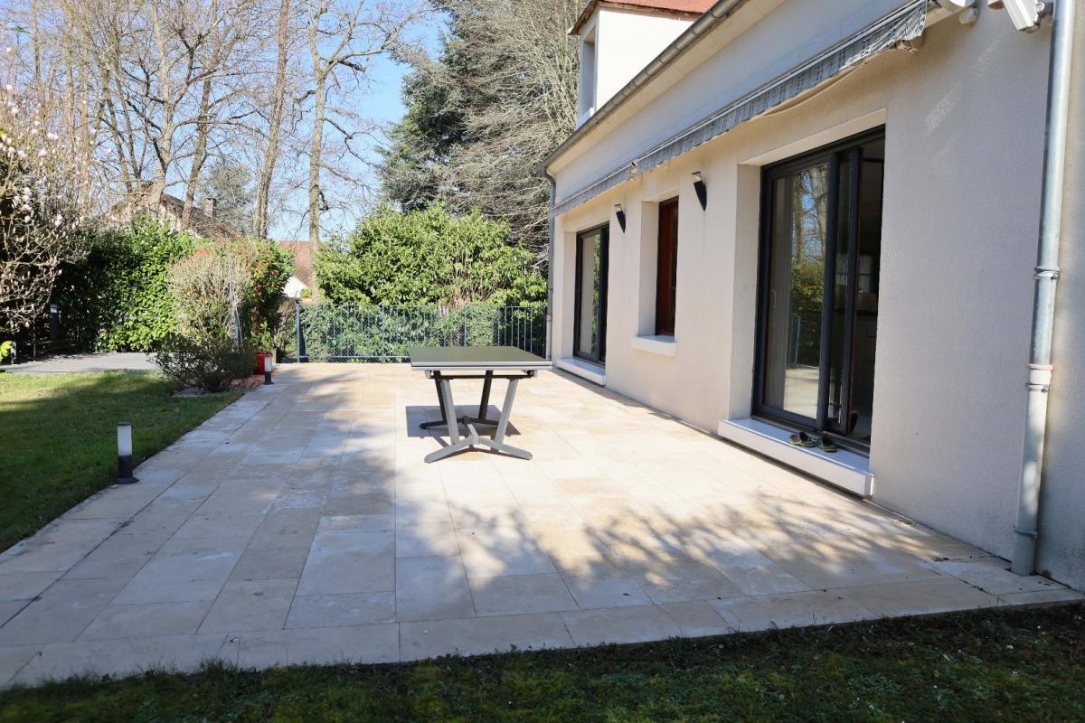 4 bedroom maison individuelle in Lamorlaye, Oise, France