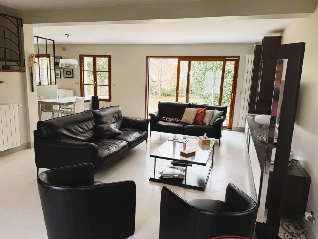 4 bedroom maison individuelle in Lamorlaye, Oise, France