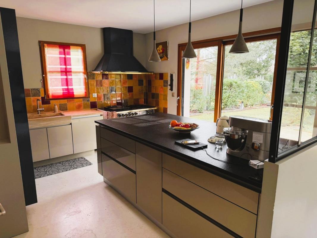 4 bedroom maison individuelle in Lamorlaye, Oise, France