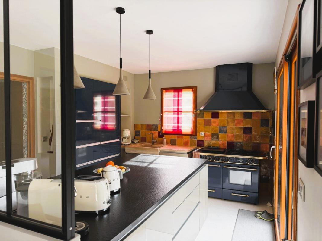 4 bedroom maison individuelle in Lamorlaye, Oise, France