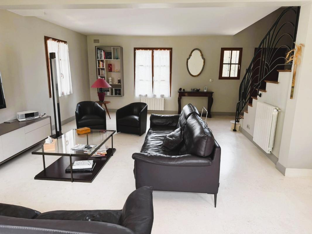 4 bedroom maison individuelle in Lamorlaye, Oise, France