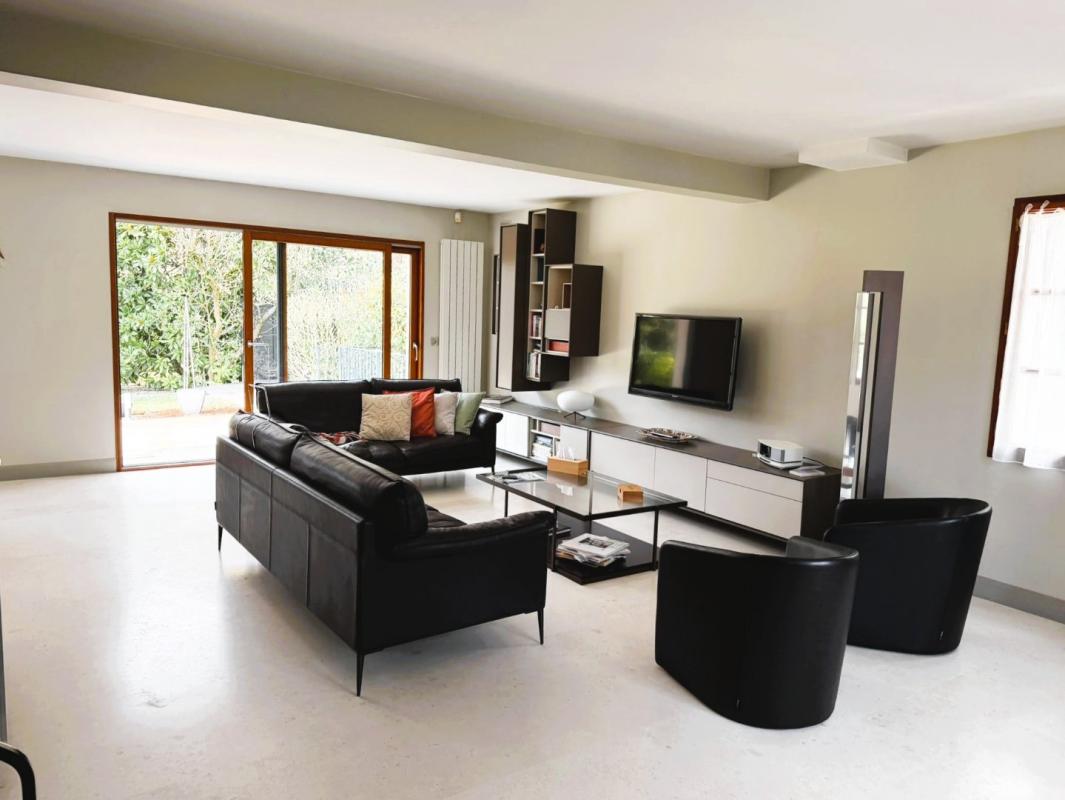 4 bedroom maison individuelle in Lamorlaye, Oise, France