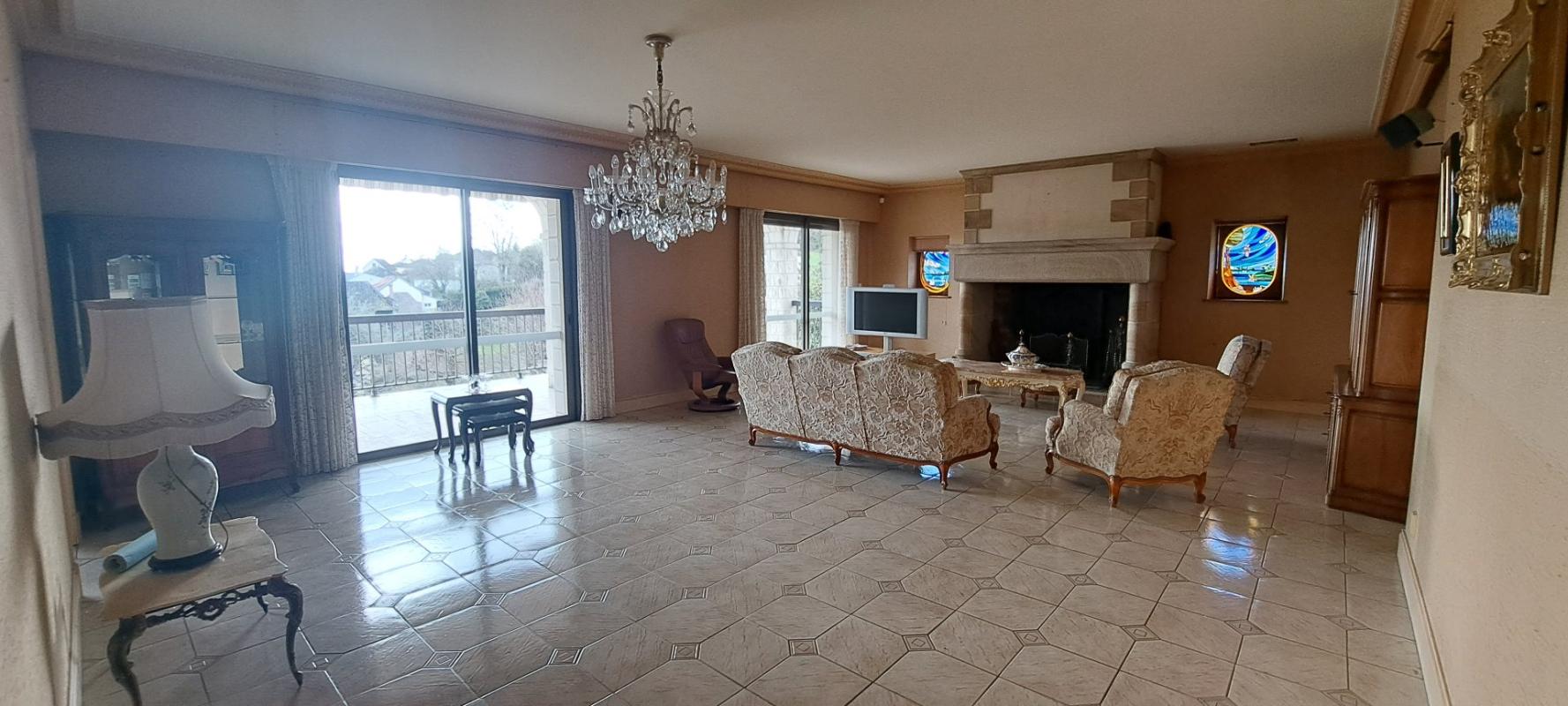 4 bedroom maison in Objat, Corrèze, France