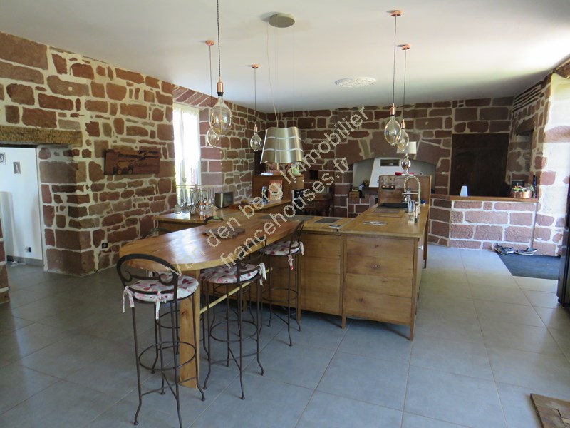 5 bedroom demeure in Louignac, Corrèze, France