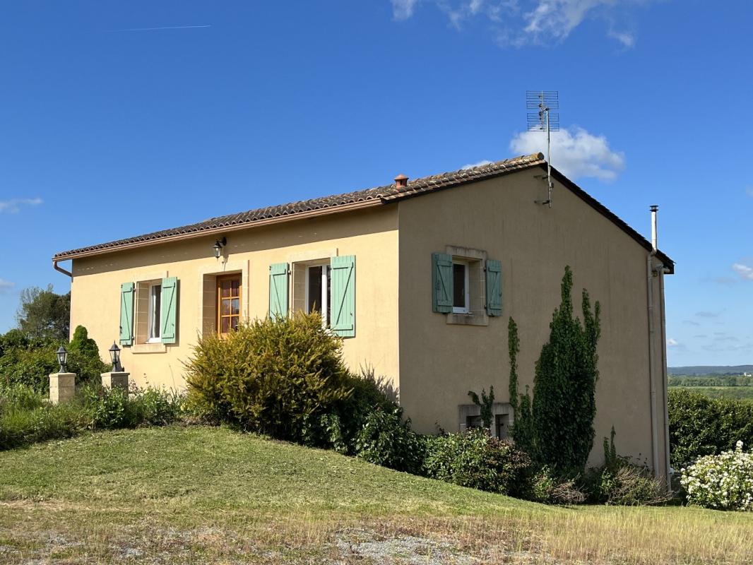 3 bedroom maison in Les Essards, Charente, France