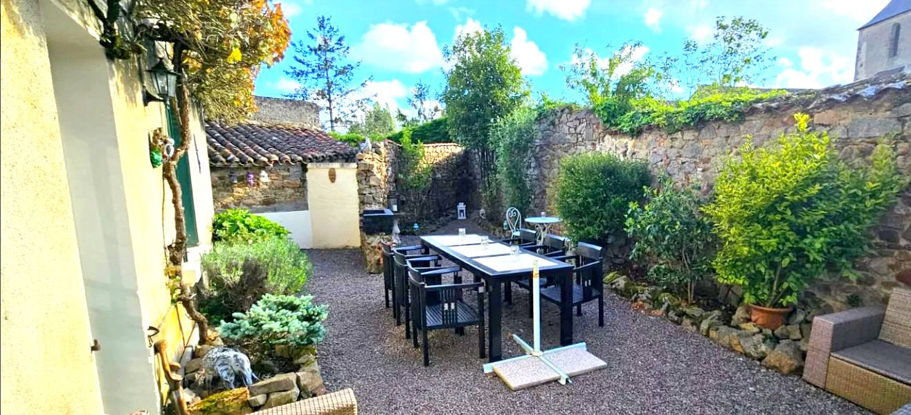 3 bedroom maison in Abzac, Charente, France