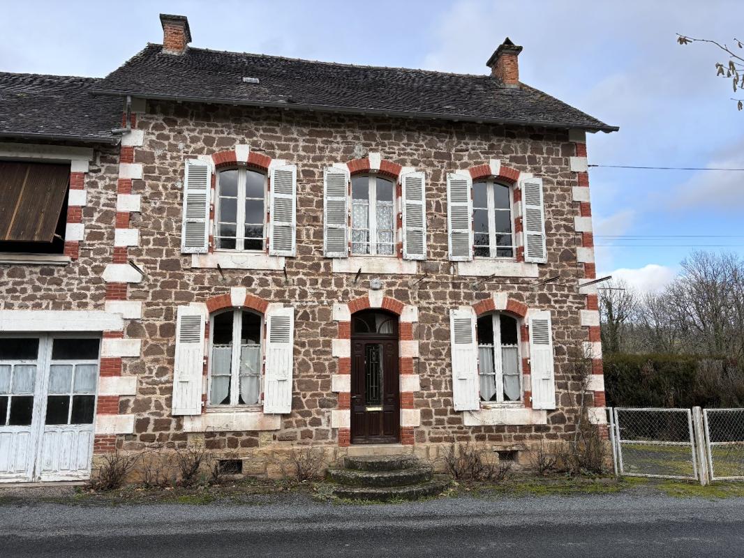 3 bedroom maison in Ayen, Corrèze, France