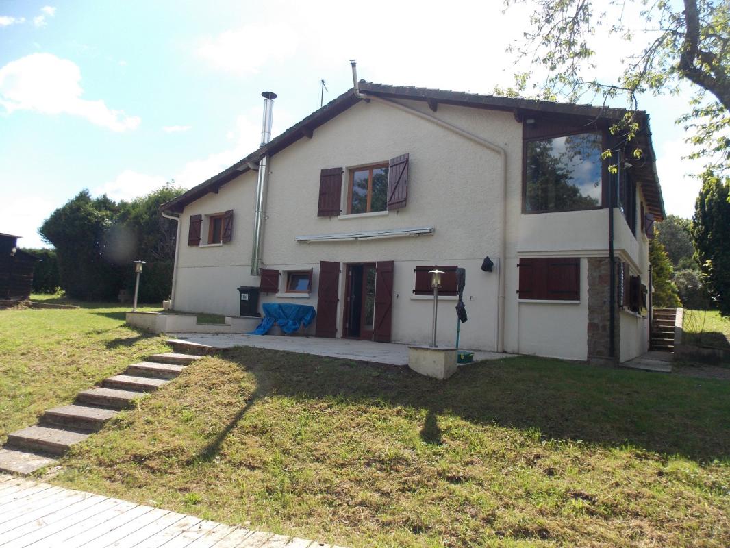 3 bedroom maison de campagne in Saint Auvent, Haute-Vienne, France