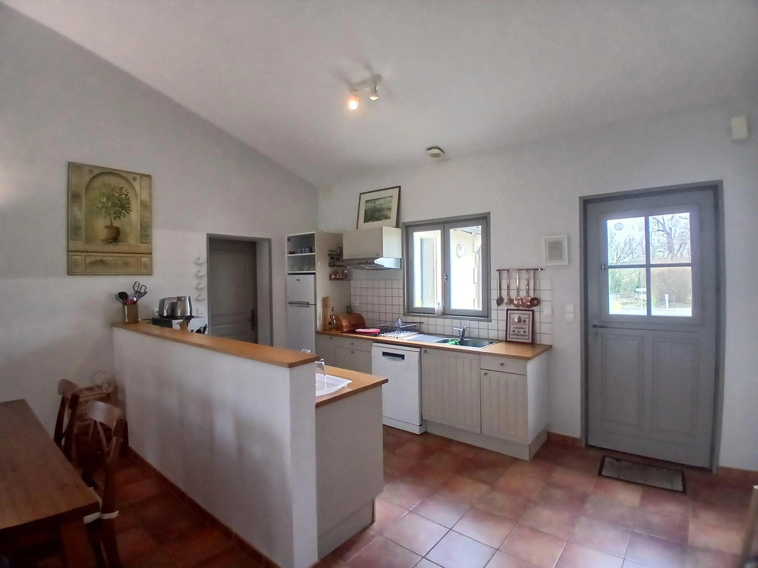 Ground floor 3 bedroom villa with pool on secluded holiday residence, Poitou-Charentes – France – BVI84589