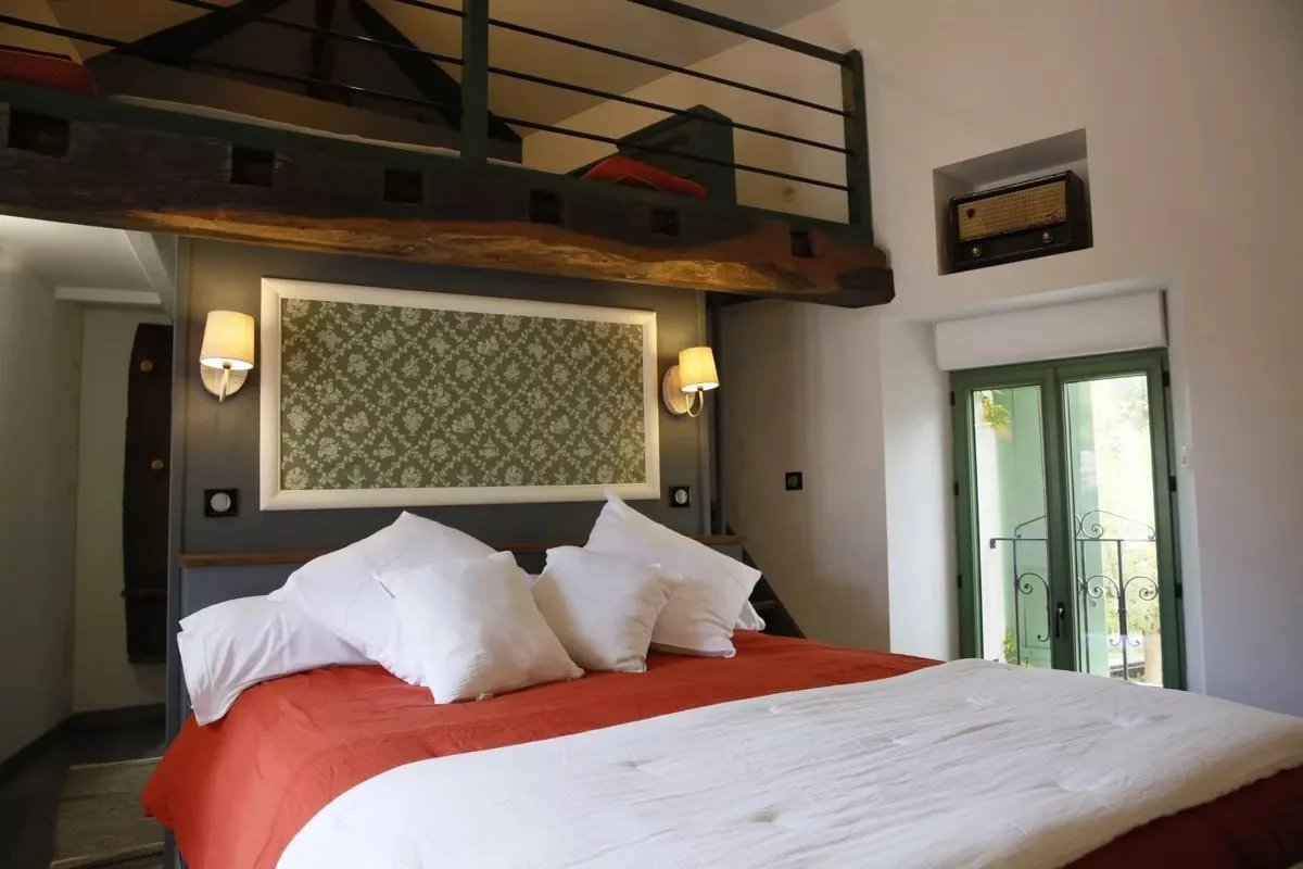 19th-century mill converted into holiday cottages and guest rooms, Aquitaine – France – BVI83809