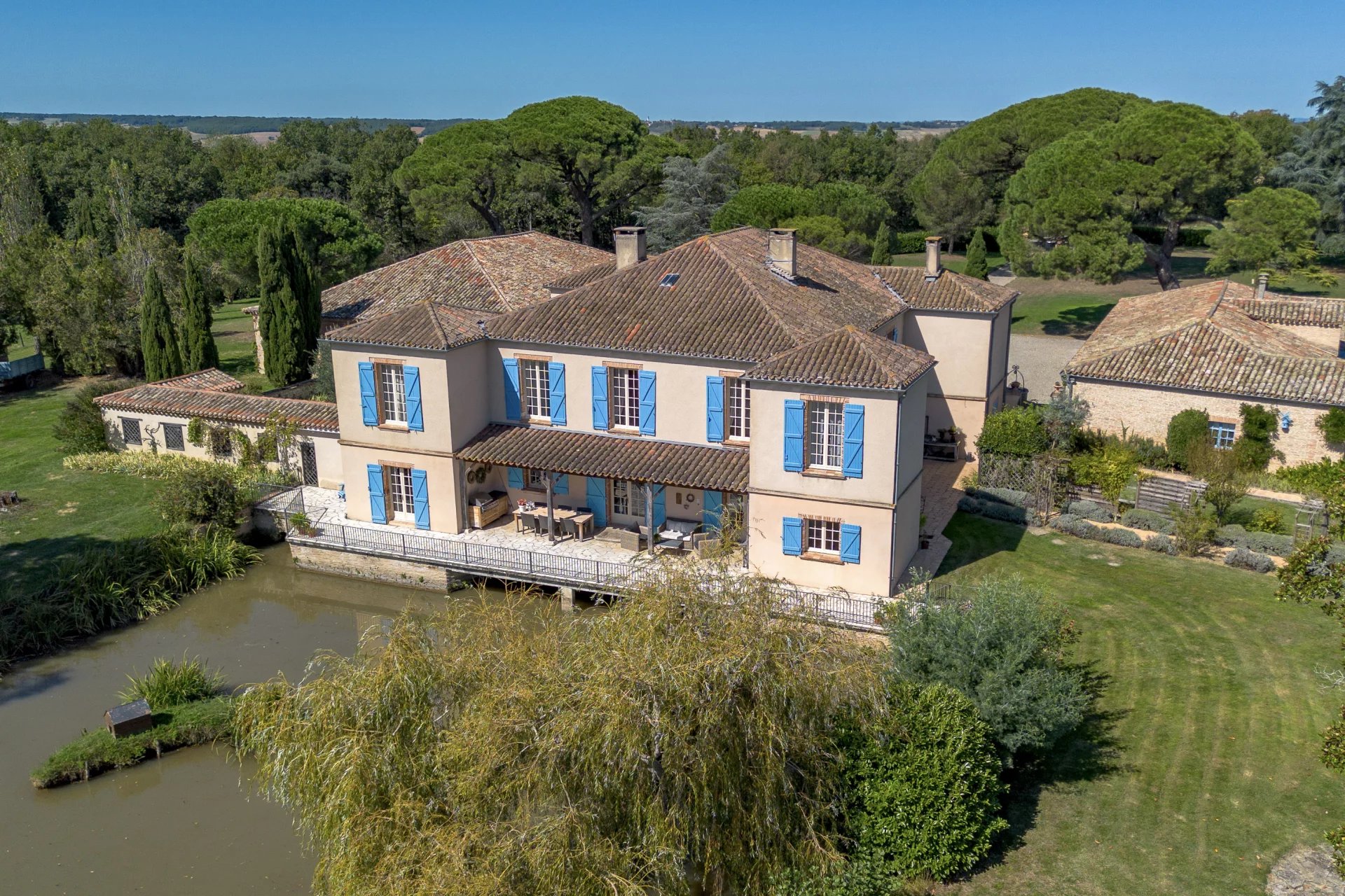 Superb country estate 45 minutes from Toulouse, Midi-Pyrénées – France – BVI71135