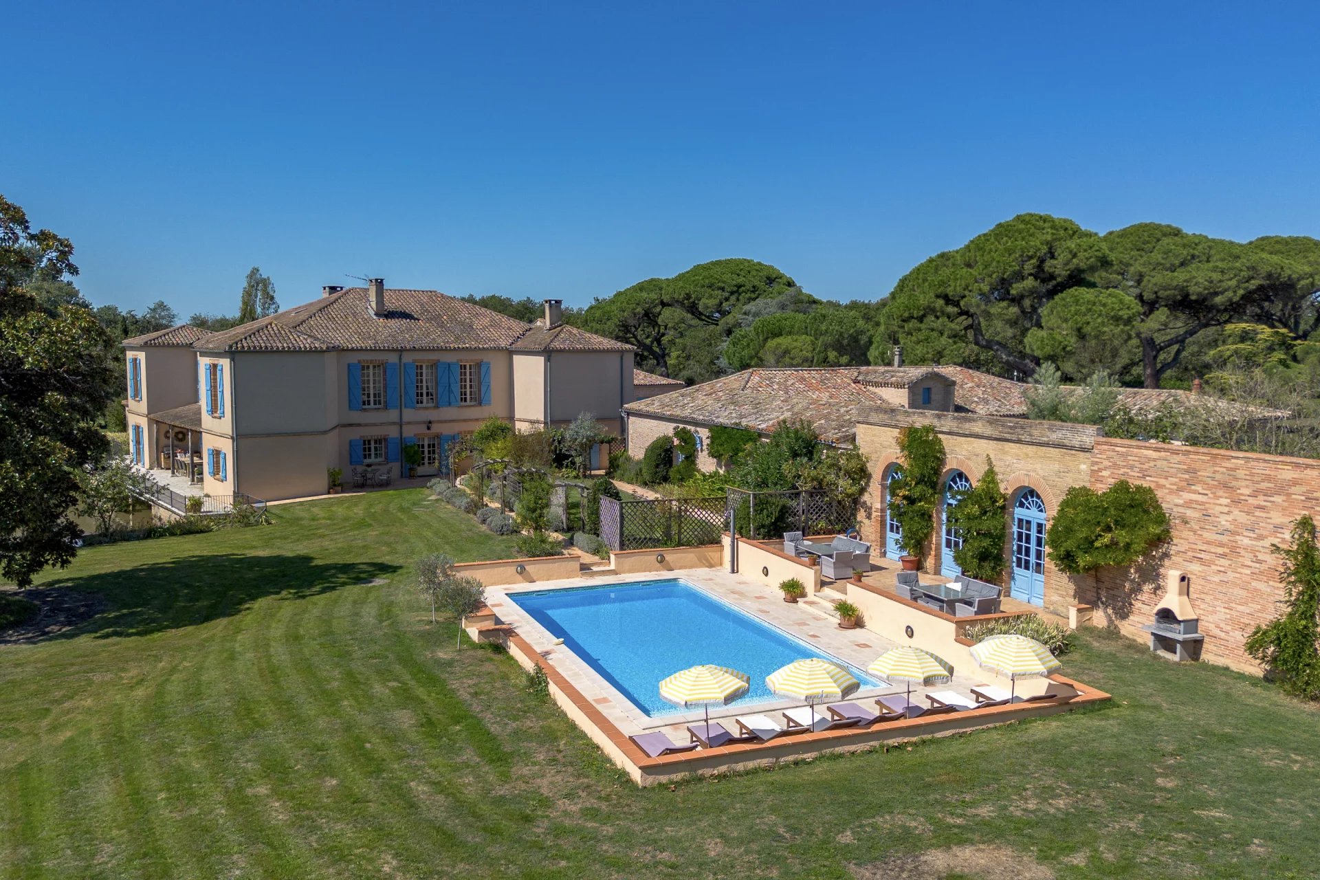 Superb country estate 45 minutes from Toulouse, Midi-Pyrénées – France – BVI71135