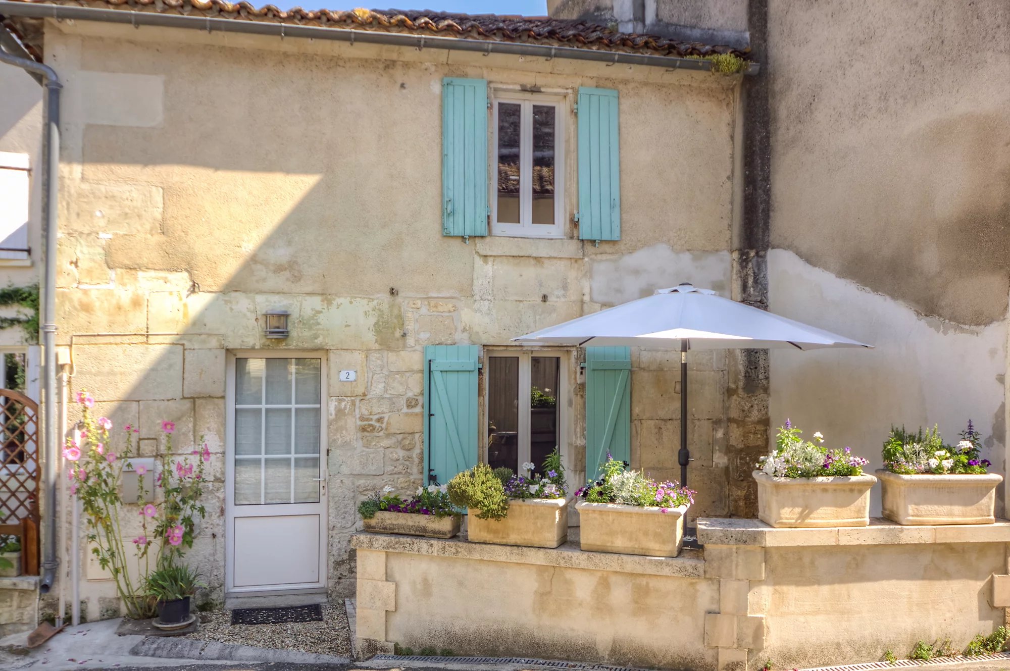 Charming village house with pool and barn, Poitou-Charentes – France – BVI84158