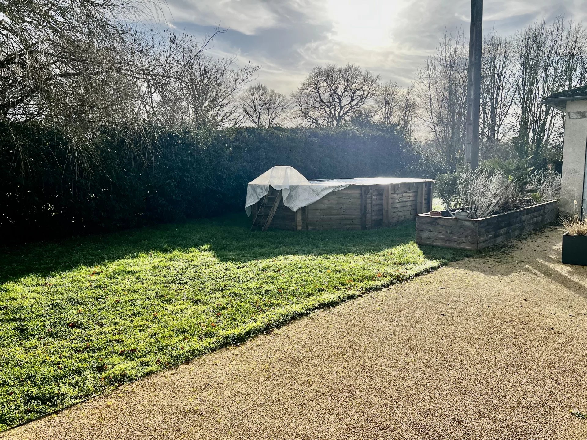 Charming detached single storey property in prime location, Poitou-Charentes – France – BVI83906