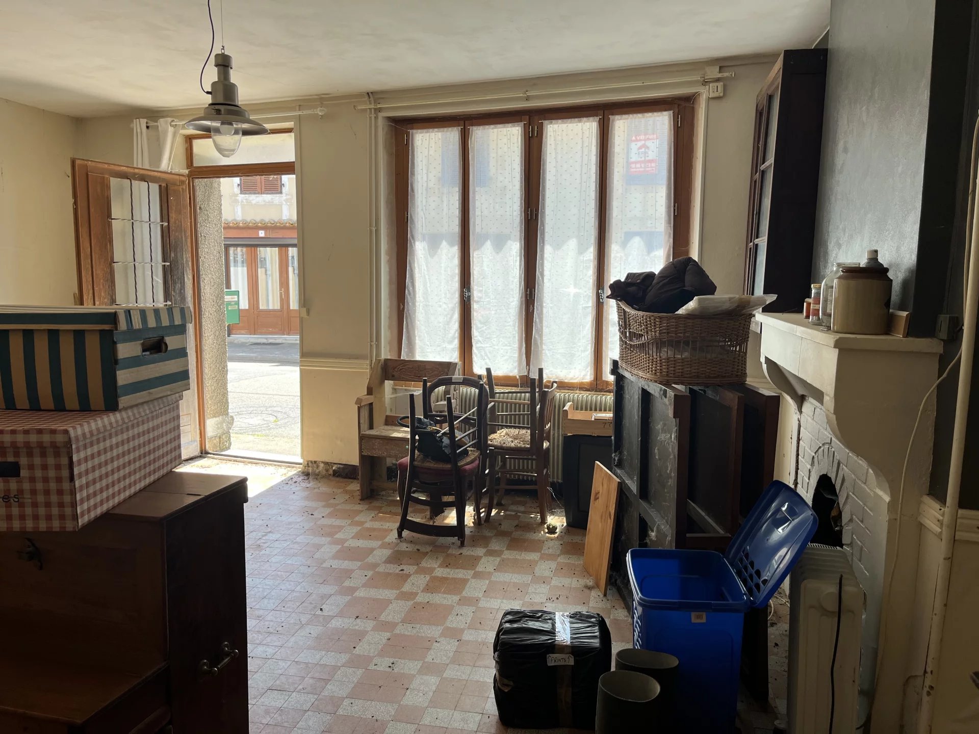 4 bed village property to renovate, with great potential, Poitou-Charentes – France – BVI76032