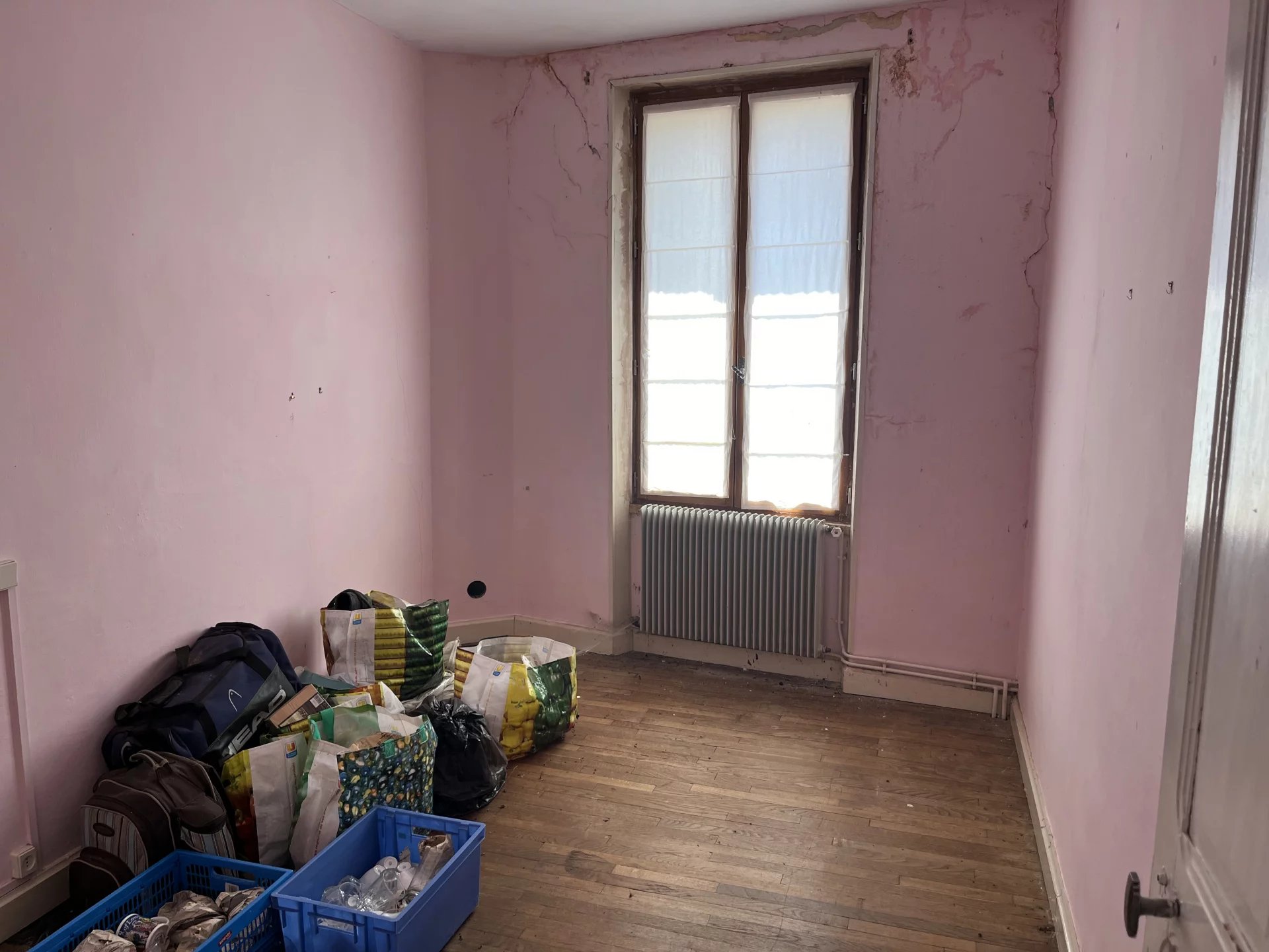 4 bed village property to renovate, with great potential, Poitou-Charentes – France – BVI76032