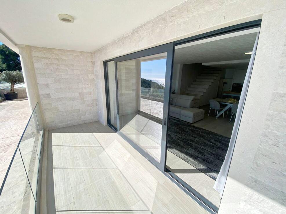 Exclusive duplex with panoramic sea views in the heart of Montenegro