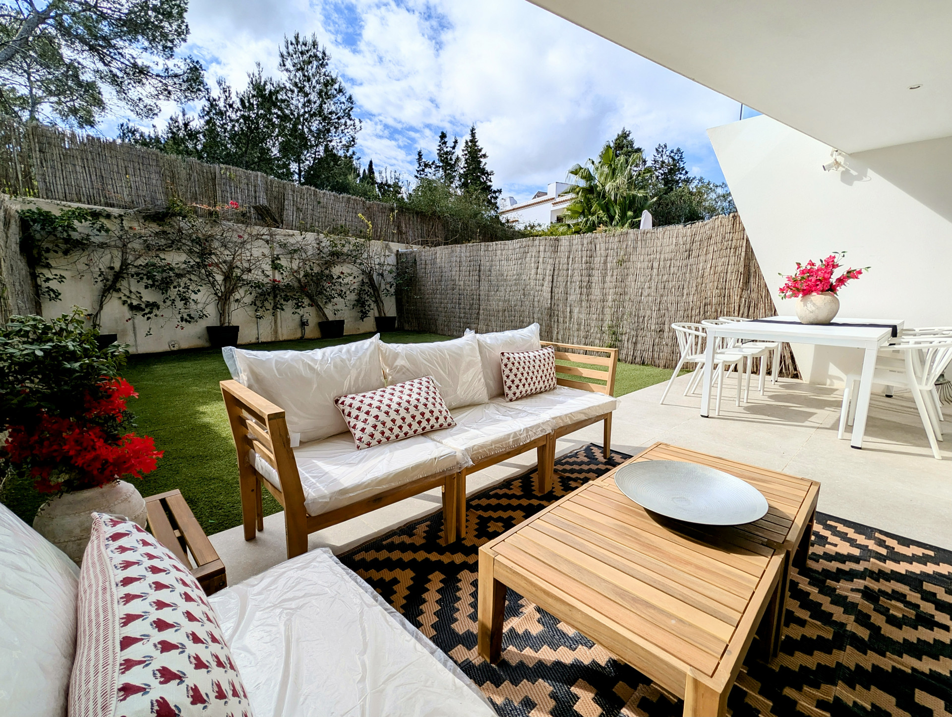 2 bedroom Ground Floor Apartment in Sant Antoni De Portmany, Islas Baleares, Spain – 428-05323P