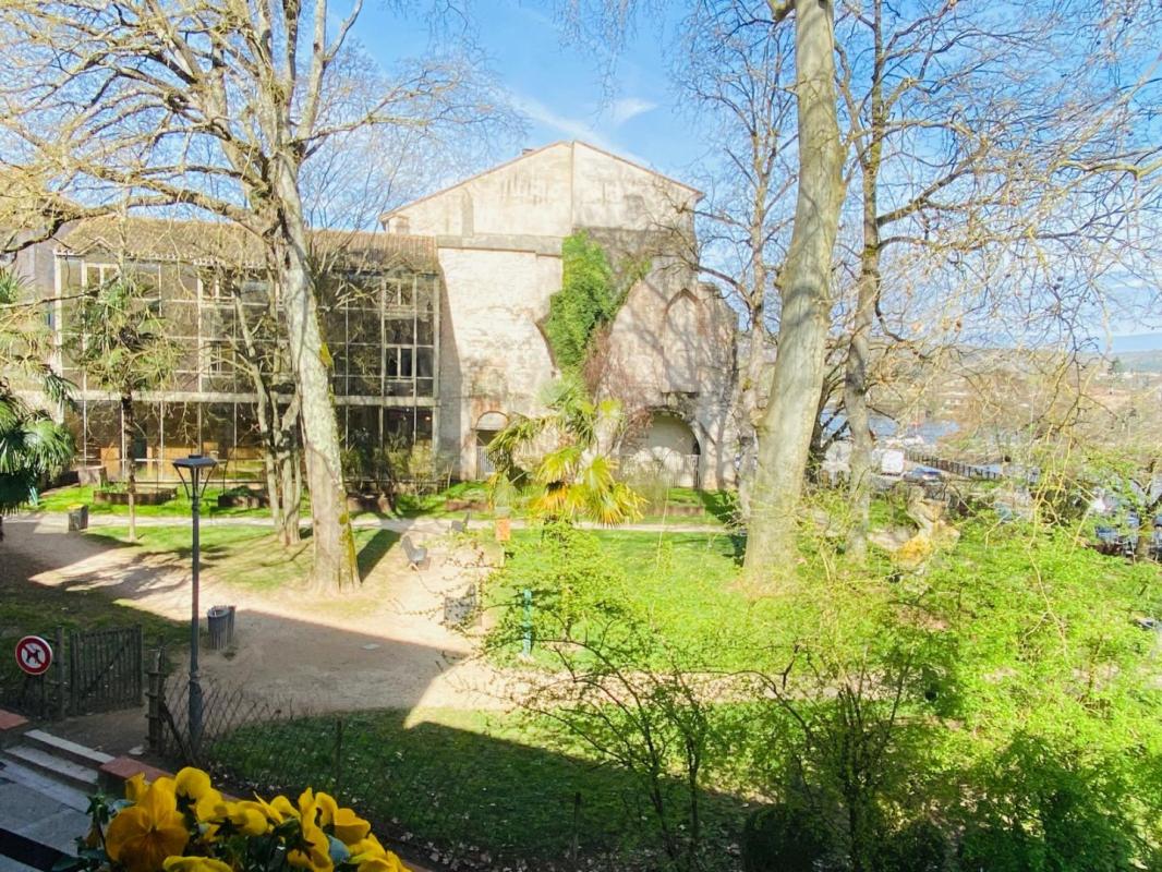 2 bedroom t3 in Cahors, Lot, France