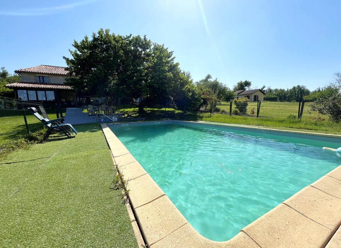 6 bedroom maison in Festalemps, Dordogne, France