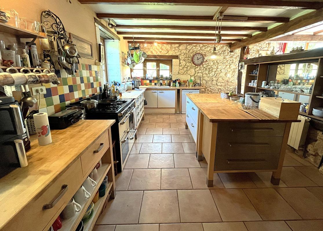 6 bedroom maison in Festalemps, Dordogne, France