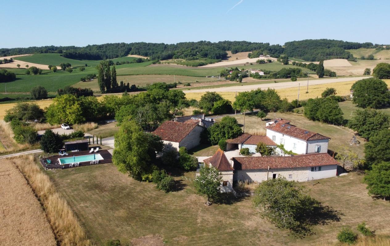 8 bedroom maison in Palluaud, Charente, France