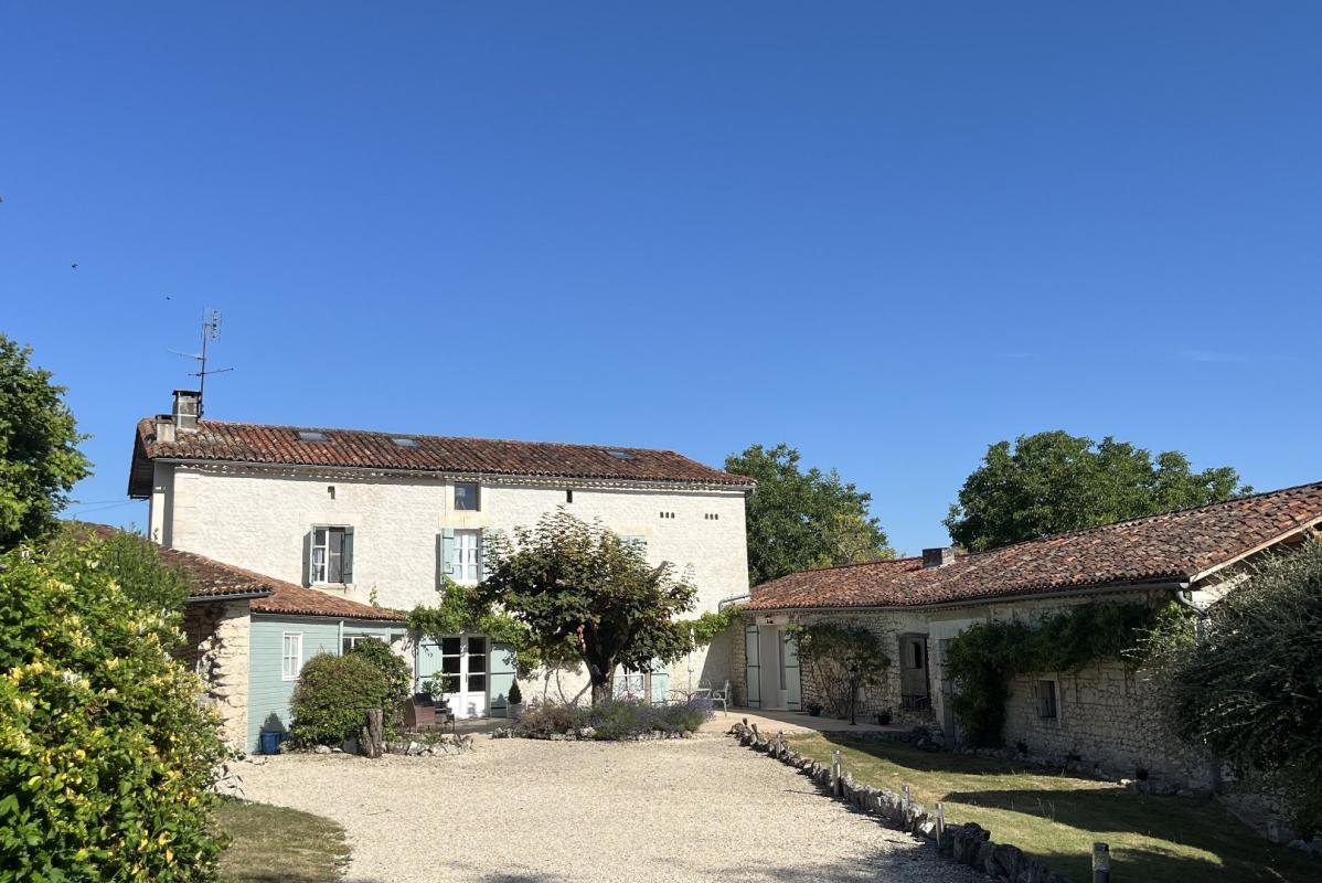 8 bedroom maison in Palluaud, Charente, France