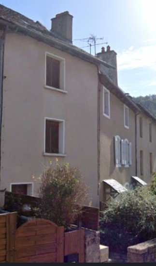 2 bedroom maison a renover in Bourg Sur Colagne, Lozère, France