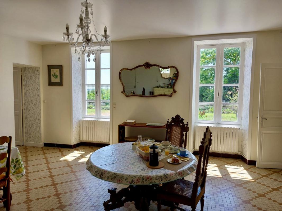 5 bedroom maison in Saint Jean D’angely, Charente-Maritime, France