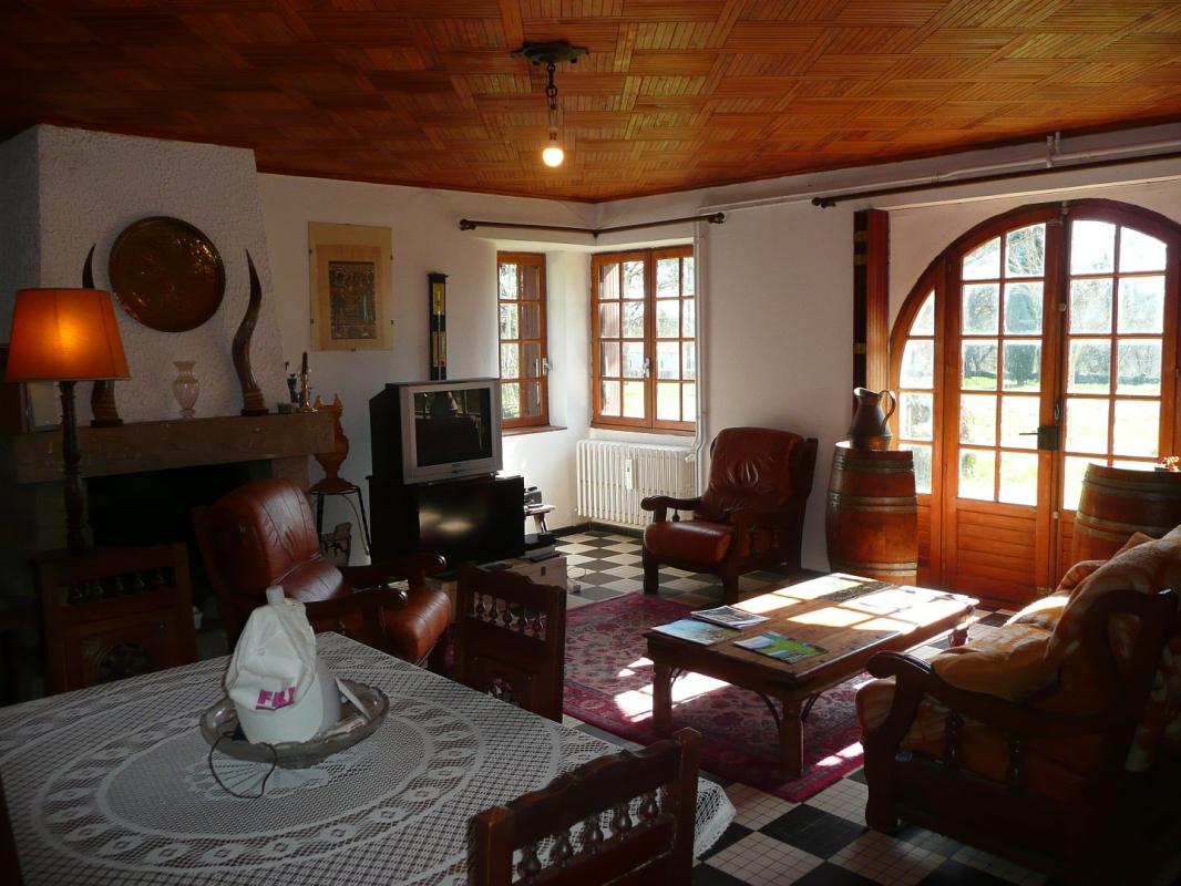 5 bedroom maison in Montsales, Aveyron, France