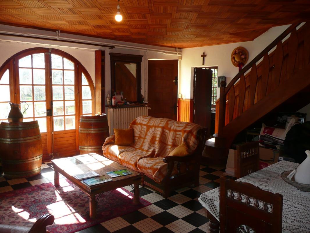 5 bedroom maison in Montsales, Aveyron, France