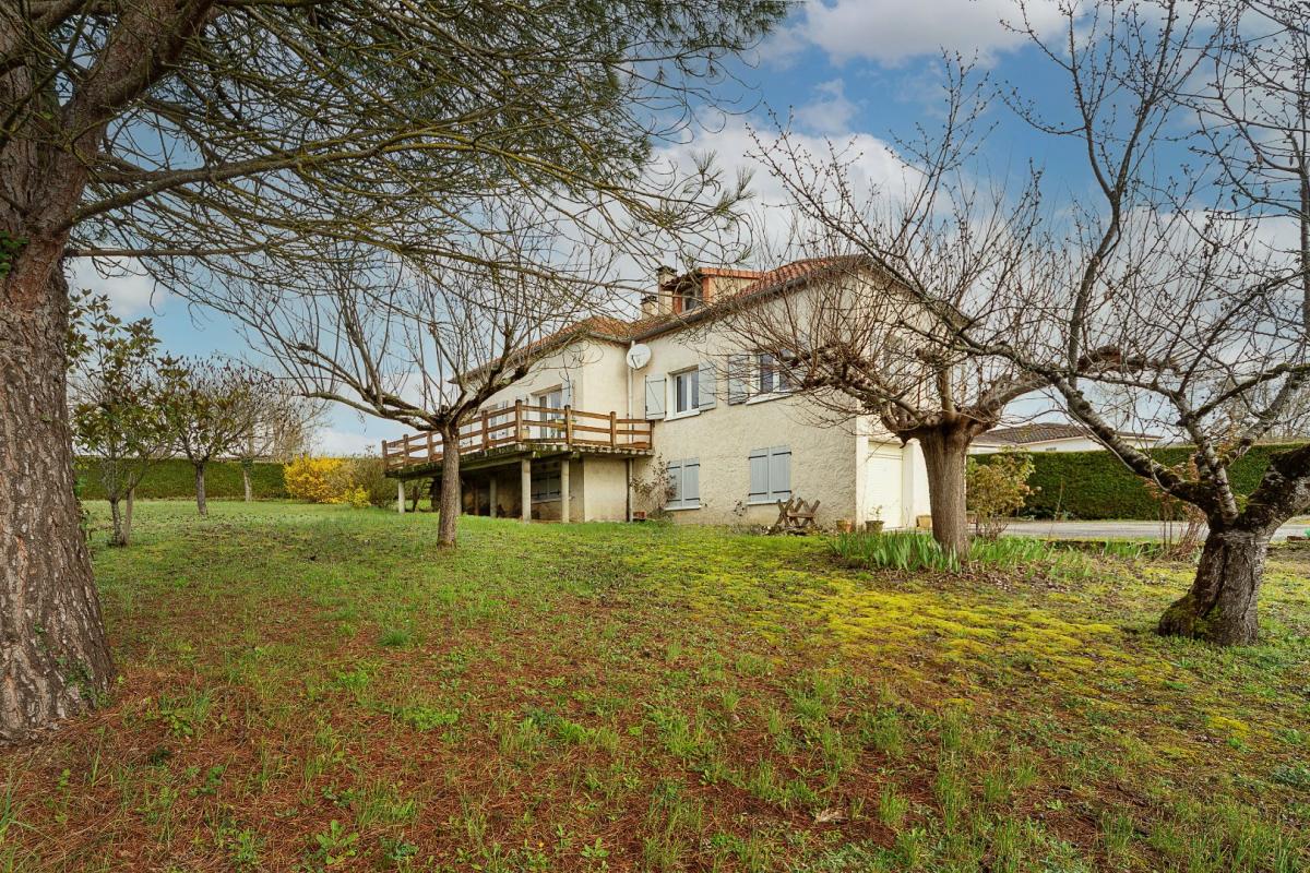 3 bedroom maison in Lauzerte, Tarn-et-Garonne, France