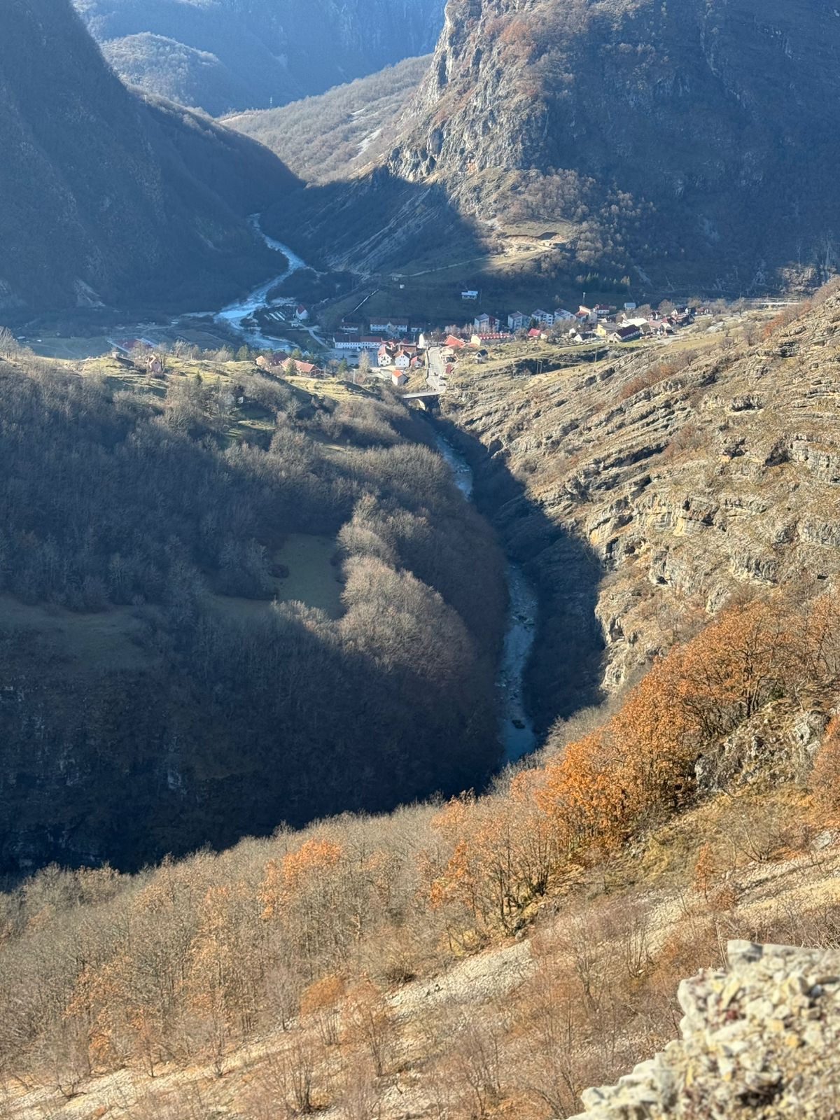 Spacious Mountain Plot in Pristine Nature – Perfect for Various Uses