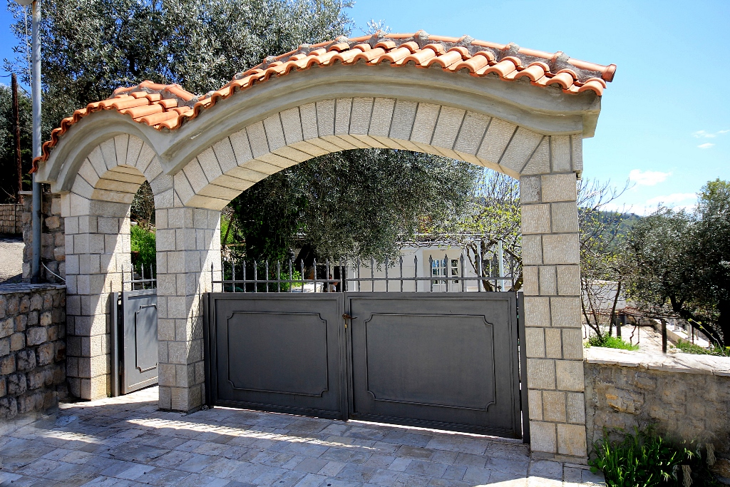 House for sale in Rezevici