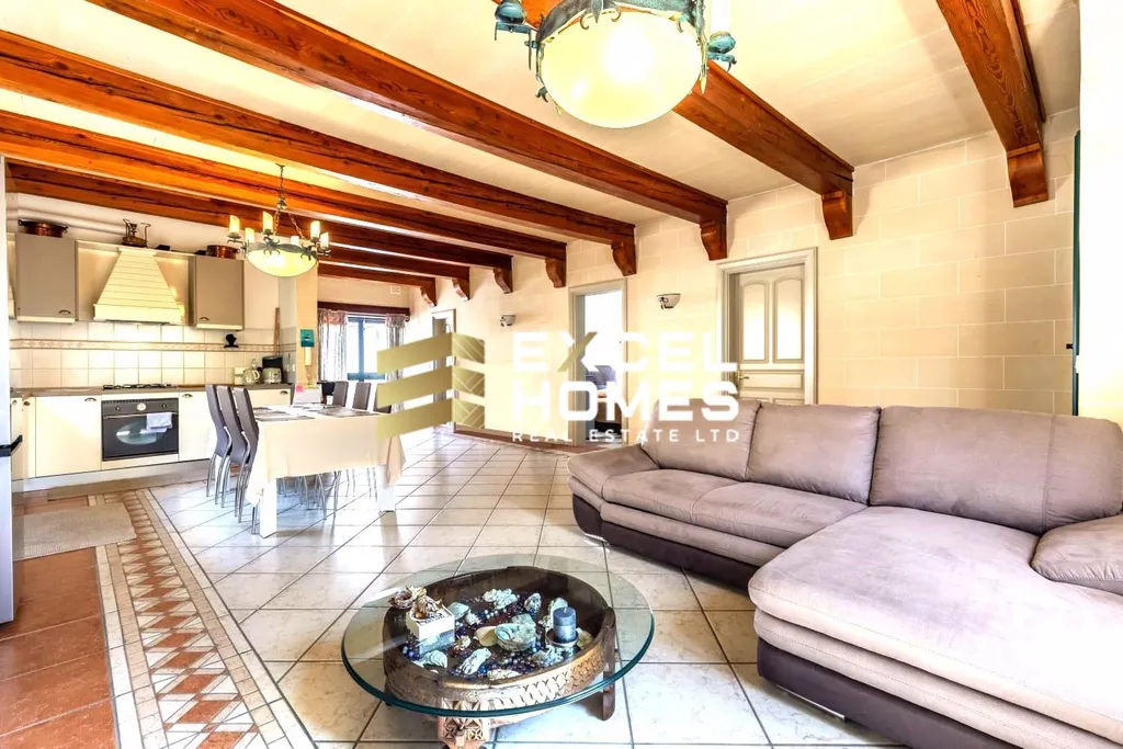 3 bedroom Bungalow in Swieqi, Malta – 21023