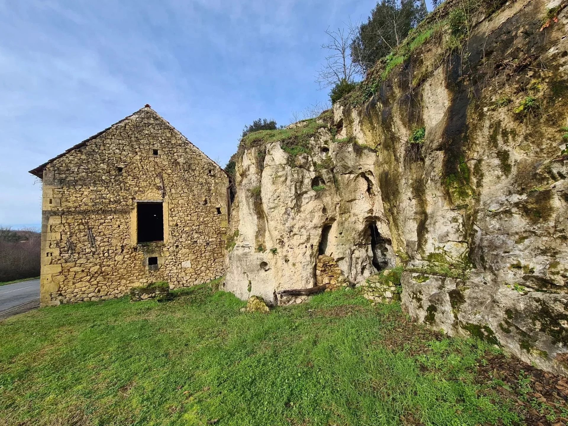 Charming stone barn with ruin, land and cave., Aquitaine – France – BVI72995