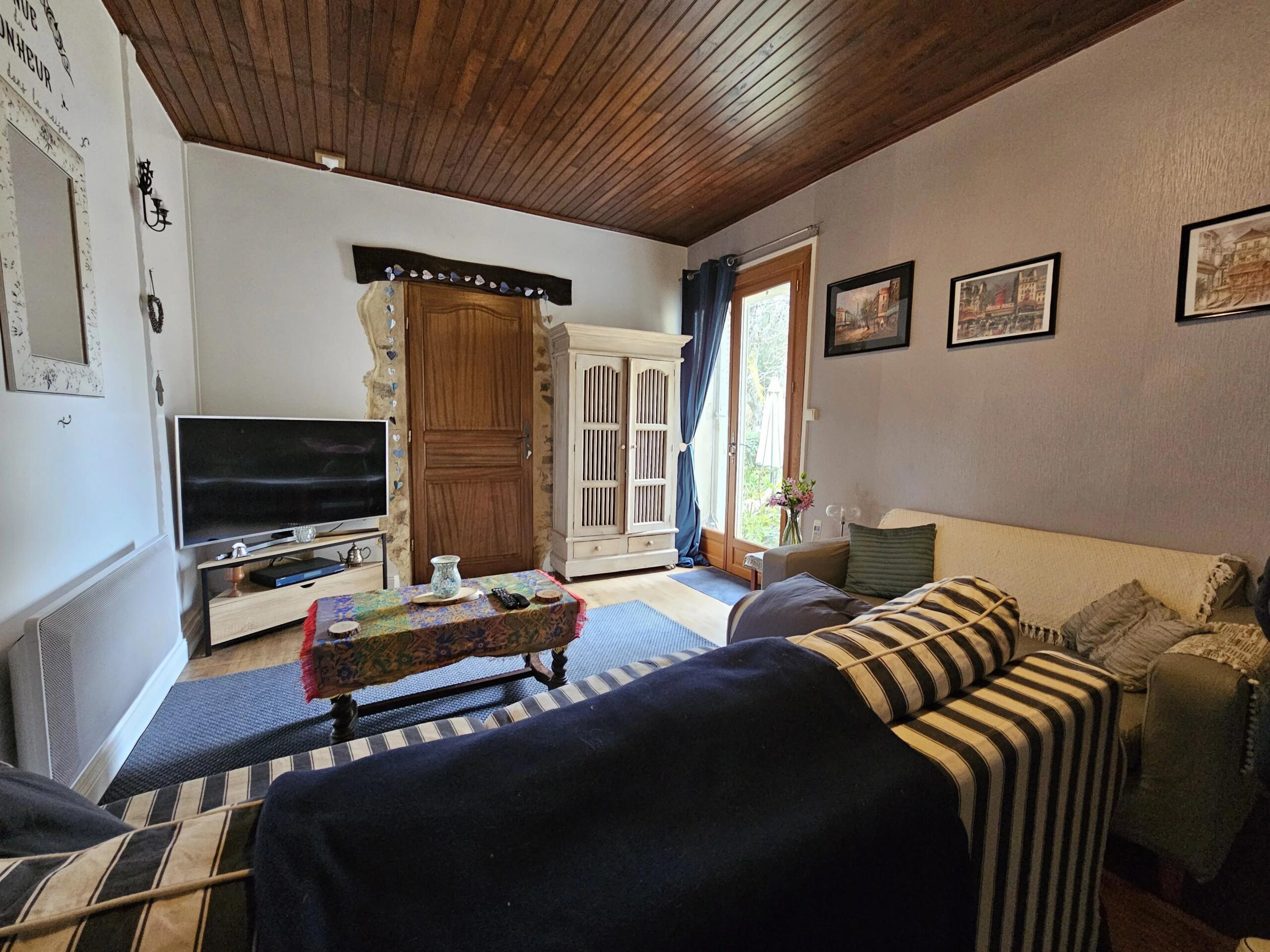 A Characterful Countryside Cottage with Guest Gîte, Poitou-Charentes – France – BVI83142