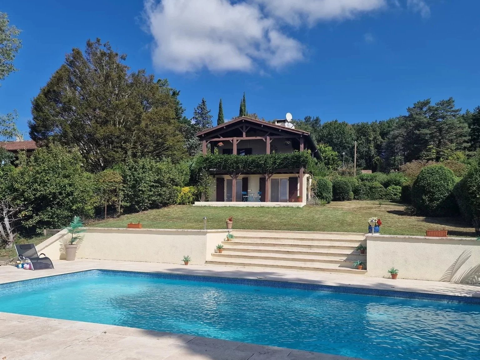 Stunning 4-Bedroom Home with Pool, Terrace and Countryside Views – A Must-See!, Aquitaine – France – BVI77238