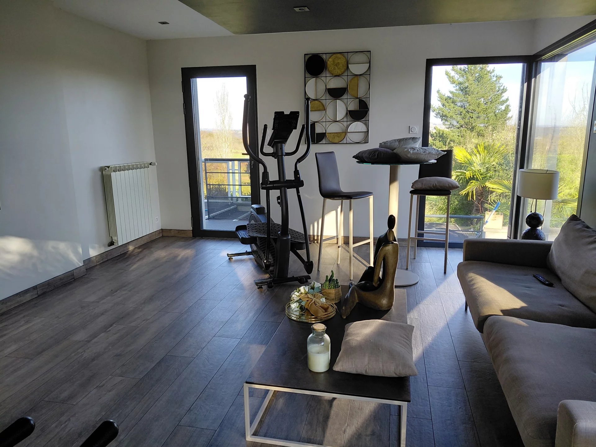 Modern 5-6 bedroomed house with 2 acres of land and large outbuilding, Midi-Pyrénées – France – BVI83789