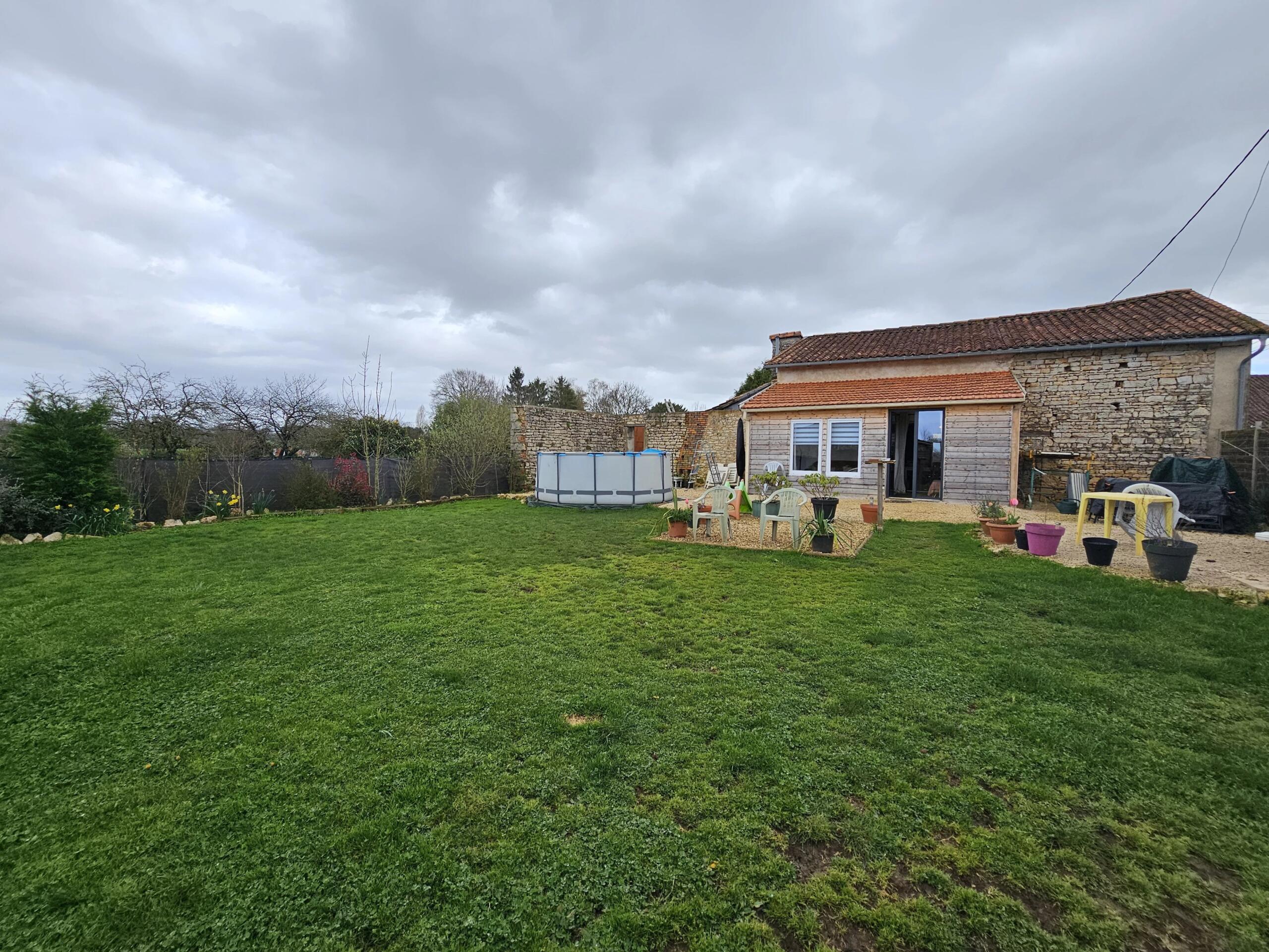 Easy Country Living – Peaceful Location Just Minutes from Everything, Poitou-Charentes – France – BVI84781