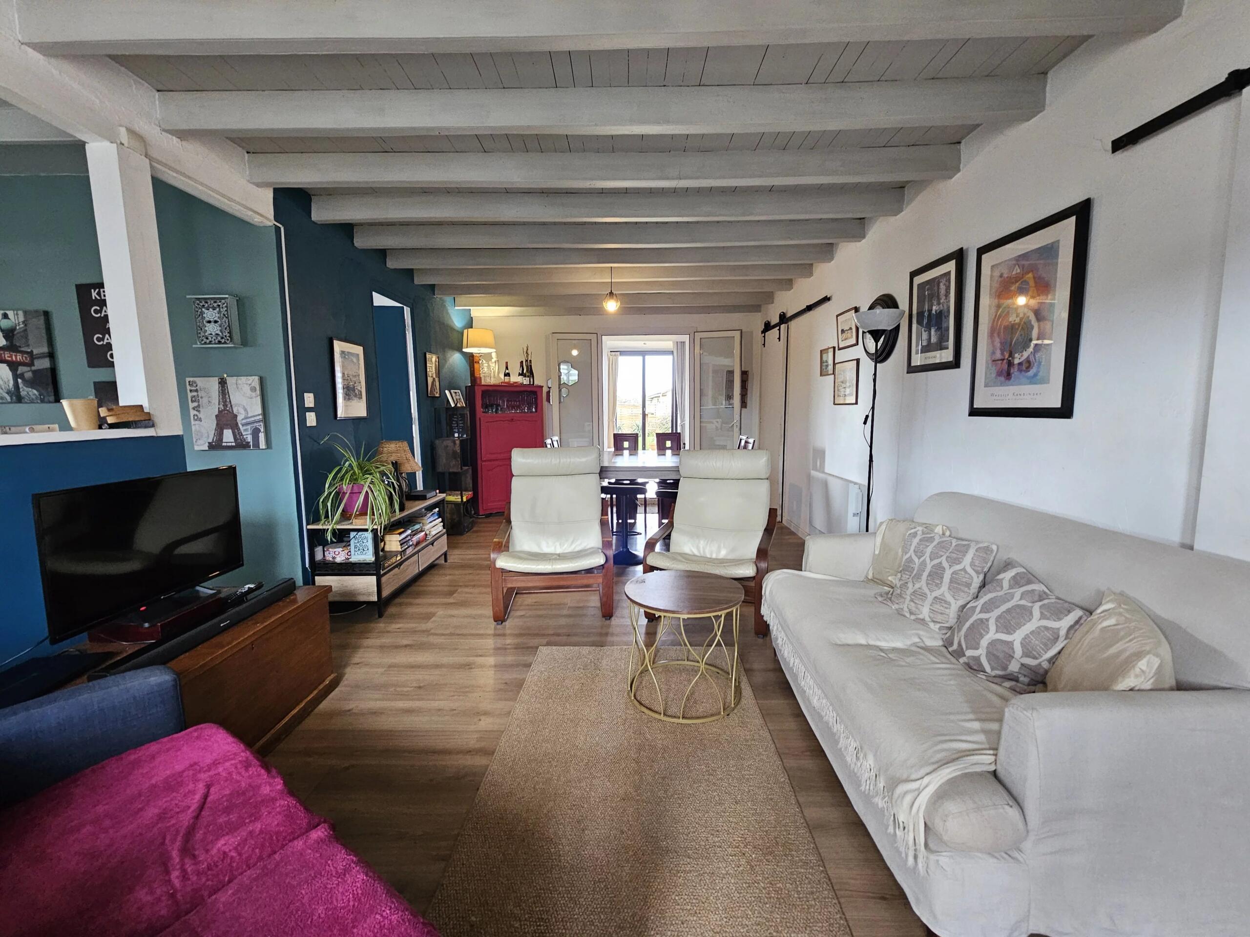 Easy Country Living – Peaceful Location Just Minutes from Everything, Poitou-Charentes – France – BVI84781