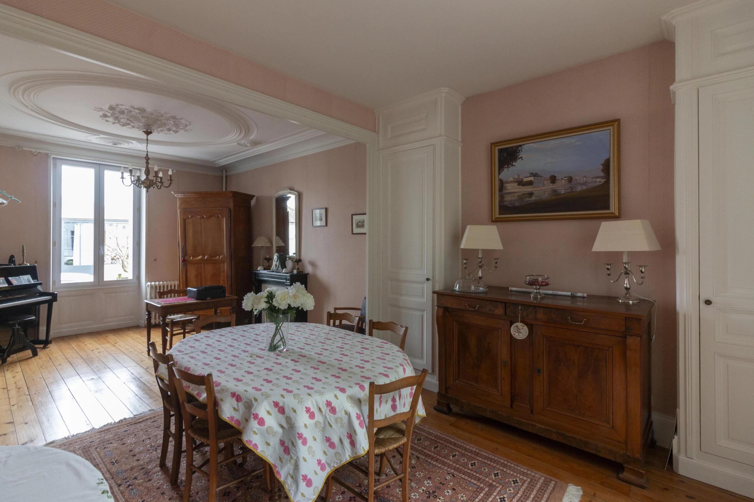 Elegant Jarnac House with Large Walled Garden, Poitou-Charentes – France – BVI84318