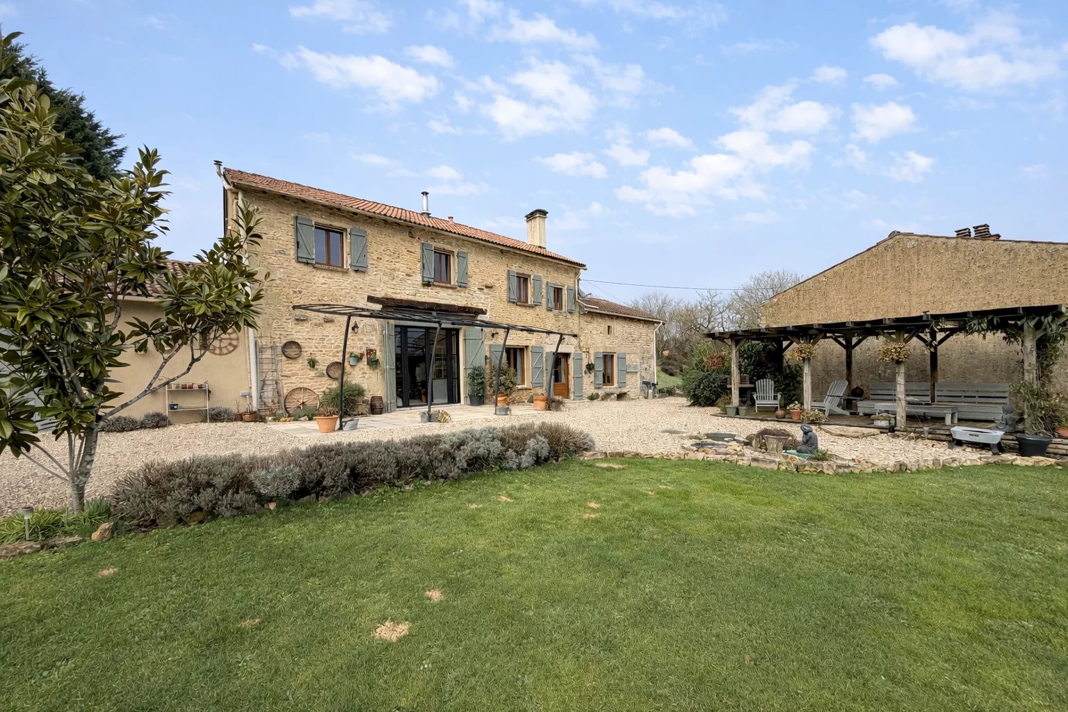 Stone Haven of Peace, Carefully Renovated, Near Sauzé-Vaussais, Poitou-Charentes – France – BVI84268