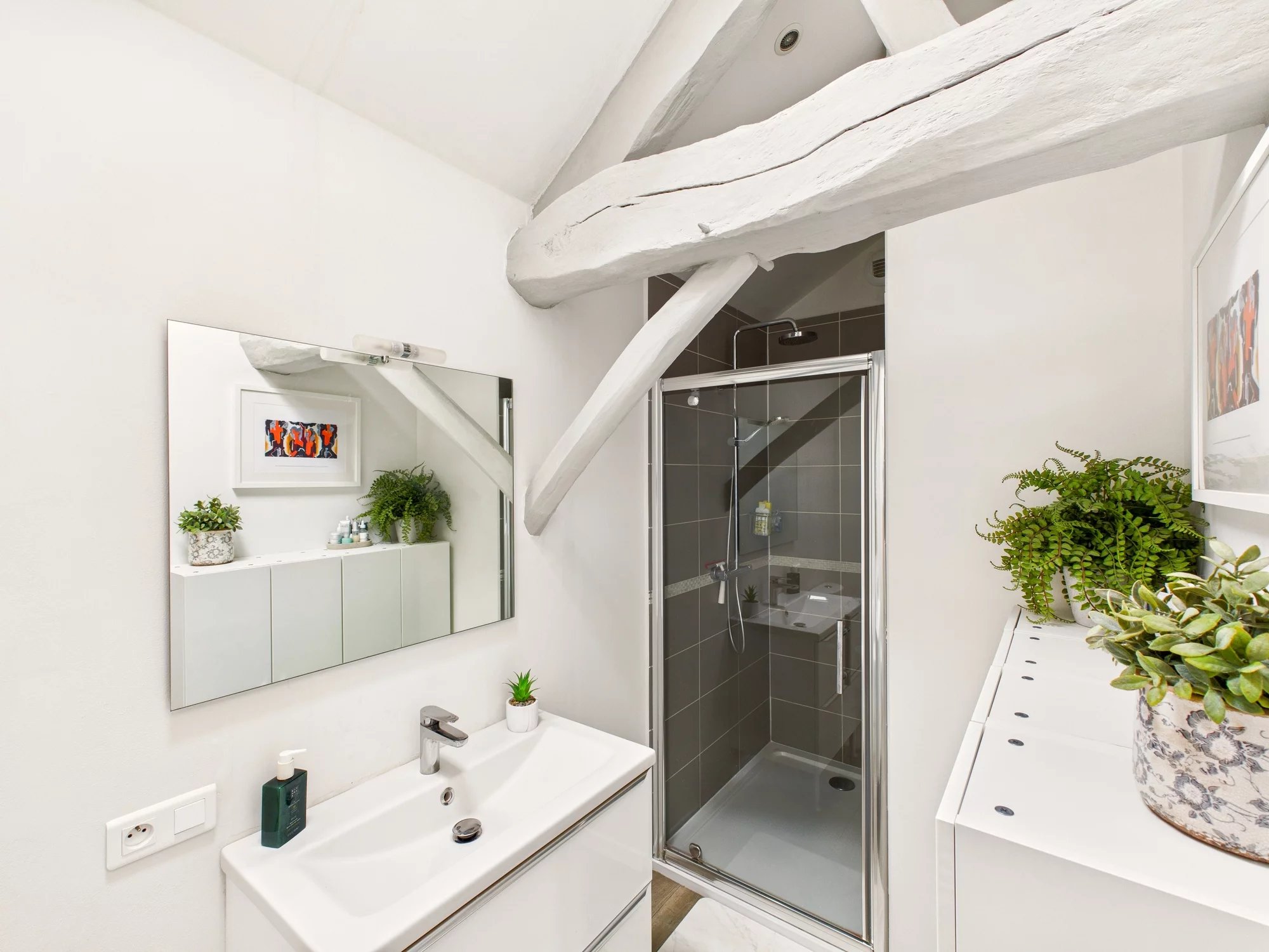 Stone Haven of Peace, Carefully Renovated, Near Sauzé-Vaussais, Poitou-Charentes – France – BVI84268